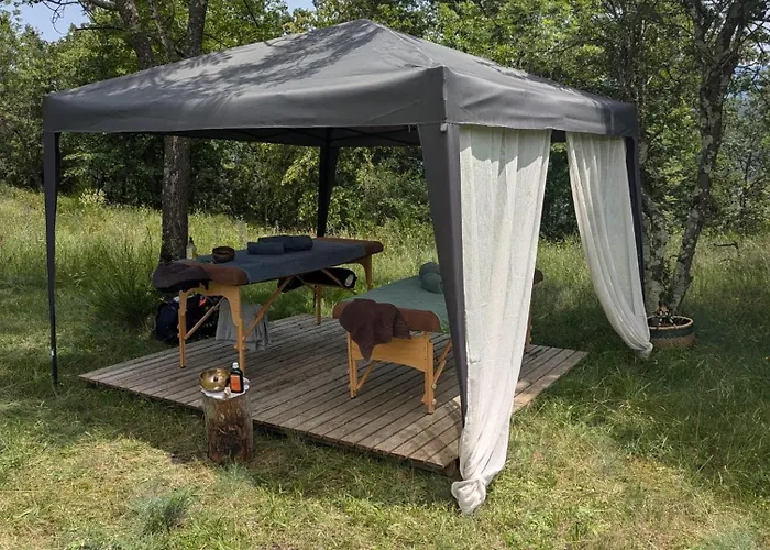 Camping De La Lyre *